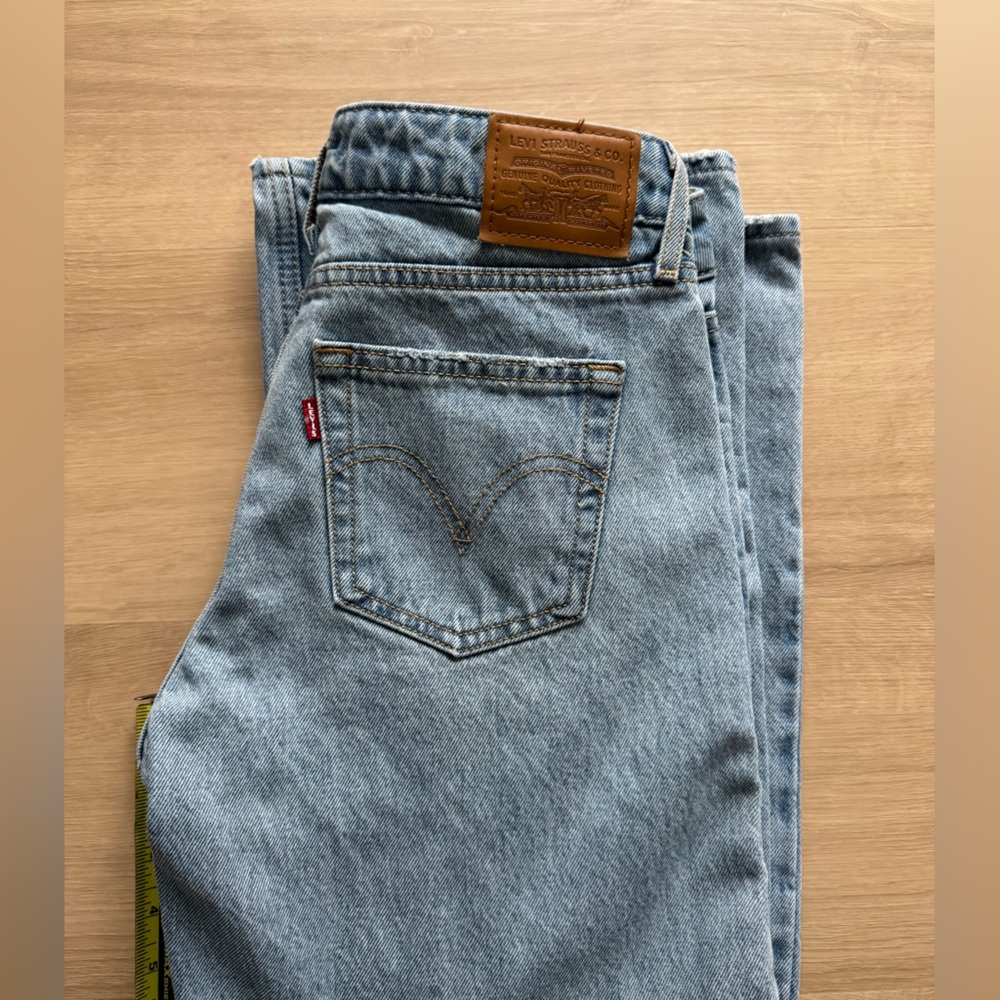 Levi's Low Loose Distressed Denim Jeans (Size 26)